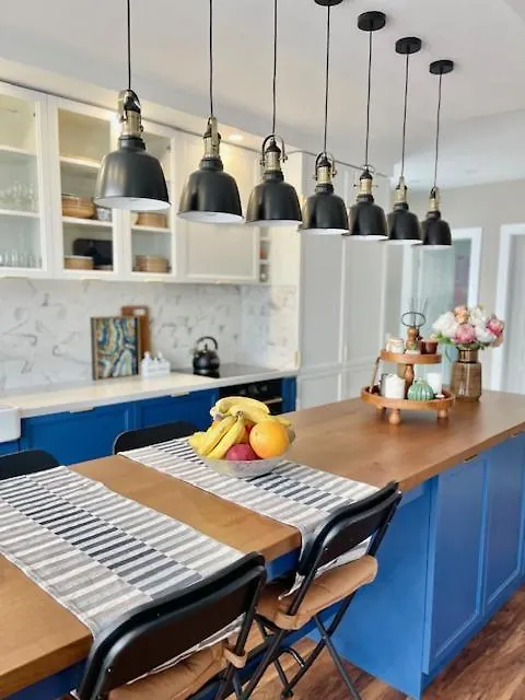Executive 2 Bedroom Apartment + Parking Sofia